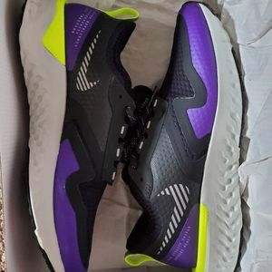 Women's Nike Odyssey React Size 8.5